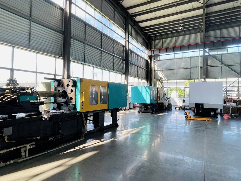 Injection production line